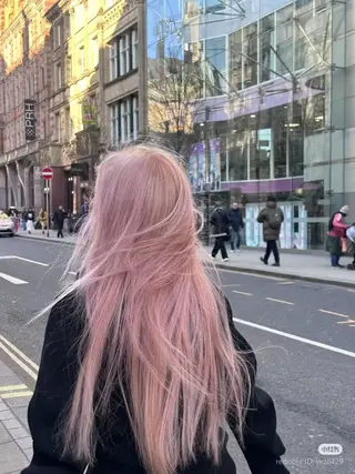 ロング 艶髪ハイトーンカラー 渋谷🎀ririkaのヘアスタイル