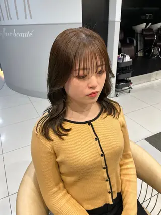 ミディアム カラー 寺島 理菜のヘアスタイル