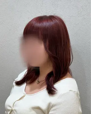 ミディアム カラー 山口 玖瑠美のヘアスタイル