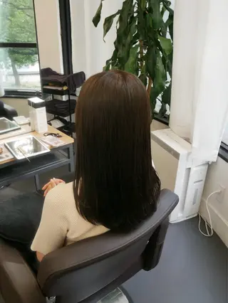 セミロング モリ ナツルのヘアスタイル