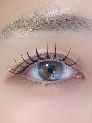 マツエク・マツパ MAUMU eyelash&eyebrow salon所属・𝙈𝙖𝙠𝙤 ꨄ 束感まつ毛 ꨄ北堀江のマツエク・マツパデザイン