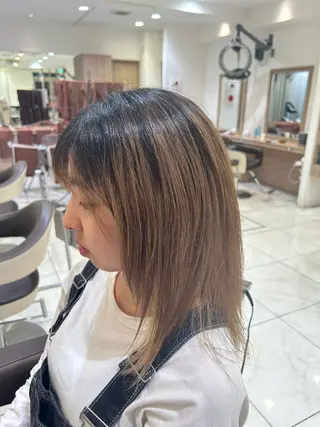 ミディアム ハイトーン/レイヤー 藤田健太郎のヘアスタイル