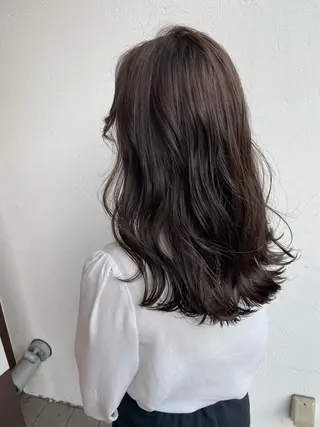 ロング TRAN9UIL  graph所属・青木 みなのヘアスタイル