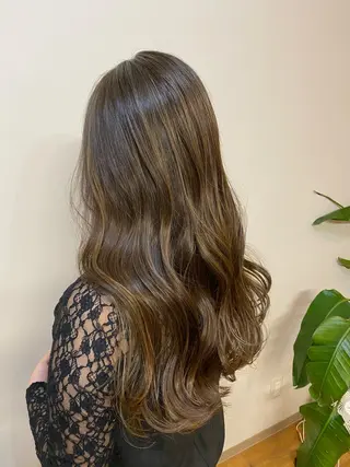 ロング MAAT所属 AKANEのヘアスタイル