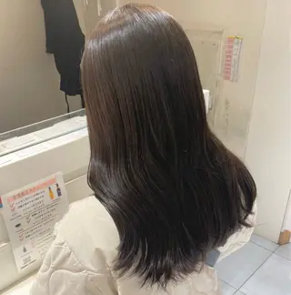 ロング カラー 矢幡 栞菜のヘアスタイル
