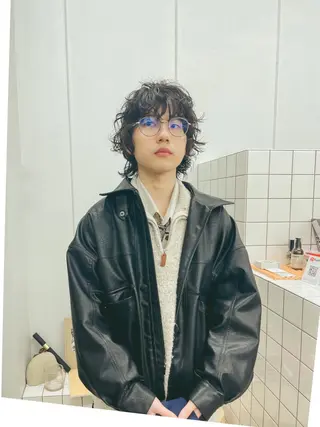 ミディアム パーマ 関 京磨のヘアスタイル