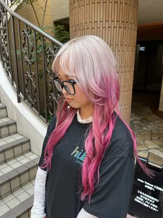 セミロング まみ/暖色カラー /デザインカラーのヘアスタイル