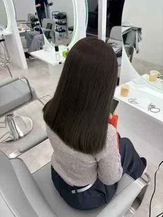カラー 佐藤 琳のヘアスタイル