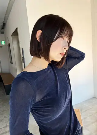 ミディアム カラー CEINE loqのヘアスタイル