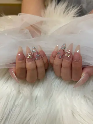 ネイル Raviy新宿店所属・やまだ ななせのネイルデザイン