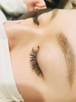 マツエク・マツパ フルーヴコリーヌ所属・フルーヴコリーヌ Rieの眉毛・アイブロウイメージ