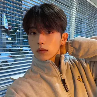 メンズ レイヤー/顔周り/ 韓国ヘア🤍フウカのヘアスタイル