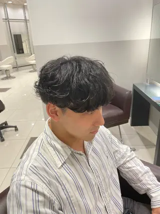 パーマ メンズ 目崎 丞のヘアスタイル