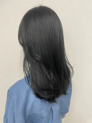 ロング ユナ ナチュラル／透明感のヘアスタイル