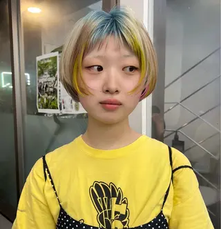 ショート ハイトーン🫀 デザイン🪐yumeのヘアスタイル