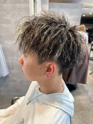 ショート カラー パーマ メンズ Bleachi 大宮West所属・鈴木拓也 メンズカットのヘアスタイル