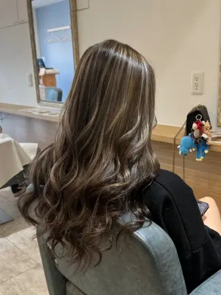 ロング 小森 鈴佳のヘアスタイル