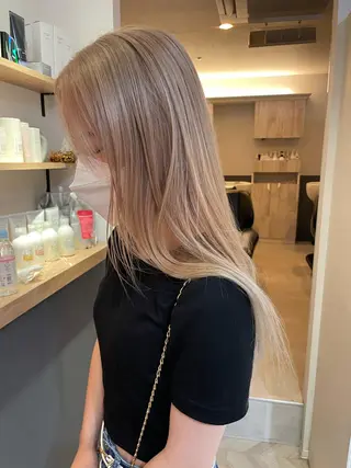 ロング カラー akane .のヘアスタイル