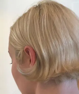 ショート ボブ ブリーチ/miinaのヘアスタイル