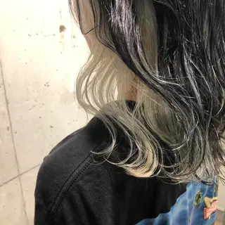 セミロング 寒色＆ブリーチ特化 寒色MiOのヘアスタイル