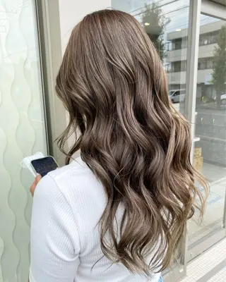 ロング カラー 渡辺　亮/ 白髪ぼかし/髪質改善のヘアスタイル