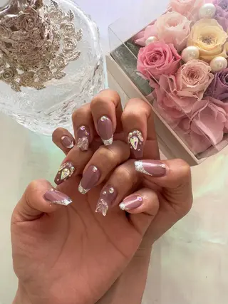 ネイル CREVIO 小美玉店所属・CREVIO小美玉店 店長RIRIのネイルデザイン