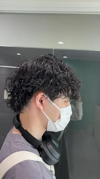 ショート パーマ ヘアアレンジ メンズ 艶カラー の達人のヘアスタイル
