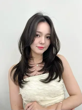 セミロング レイヤーカット顔周り /アレンジ伊藤彪真のヘアスタイル