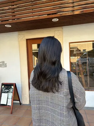 ロング カラー putri 川邉 優花のヘアスタイル