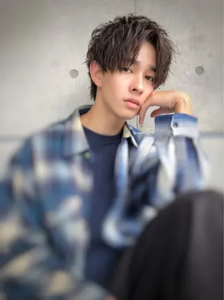 ショート パーマ メンズ 赤み消し🌿 透明感カラー🫧のヘアスタイル