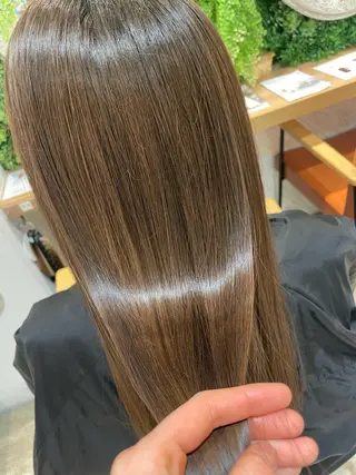 ロング ハイトーンカラー シールエクステのヘアスタイル