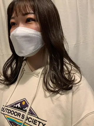 セミロング Asti blanche所属・ブリーチなしWカラー /地毛風/小林凪沙のヘアスタイル