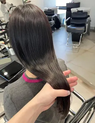 ロング カラー パーマ ヘアアレンジ 透明感/オリーブ/ グレージュ/YUKAのヘアスタイル