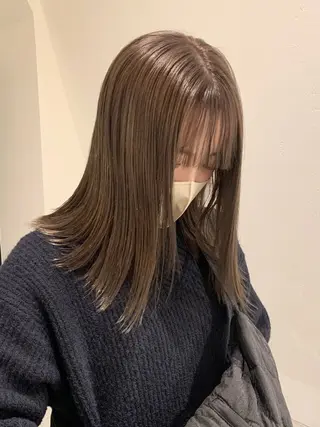 ミディアム カラー 落合希 Olivebeigeのヘアスタイル