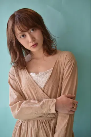 セミロング カラー GLROW haruhiのヘアスタイル