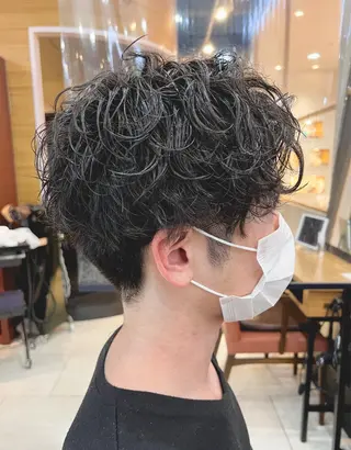 ショート パーマ メンズ メンズカット曲がる 縮毛矯正佐々木タクマのヘアスタイル