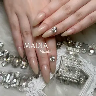 ネイル Nailsalon MADIA所属・石塚 みずきのネイルデザイン