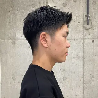 ショート メンズ センターパート/ニ ュアンスパーマのヘアスタイル