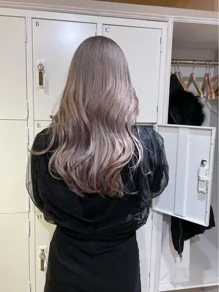 ロング カラー akane .のヘアスタイル