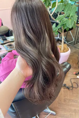 ロング irwi所属・Ebihara Satomiのヘアスタイル