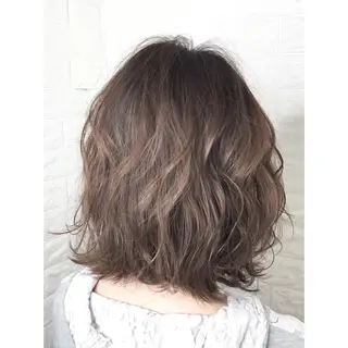 ミディアム カラー KIZU 髪質改善 怪談を語る美容師のヘアスタイル