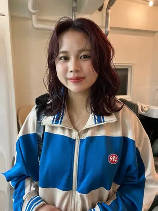 ミディアム カラー Terve. 赤松 メイのヘアスタイル