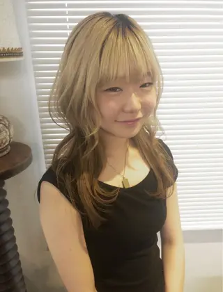 セミロング kosoraベージュ ハイトーン/デザインのヘアスタイル