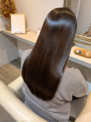 ロング 石田 栞のヘアスタイル