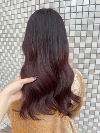 ロング ユナ ナチュラル／透明感のヘアスタイル