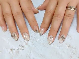 ネイル YUMI NAGAI  のネイルデザイン