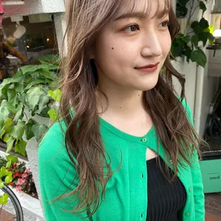 ロング カラー kai .のヘアスタイル