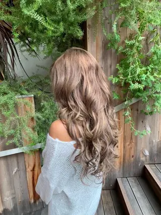 ロング カラー パーマ ヘアアレンジ Device ディバイスのヘアスタイル