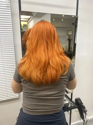 ロング 綺星 ハイトーン/デザインのヘアスタイル