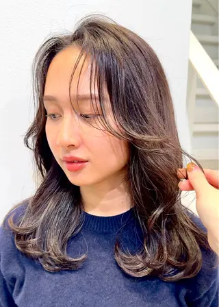 ミディアム i.Tokyo所属・VIEW TOKYO ♥yuriのヘアスタイル